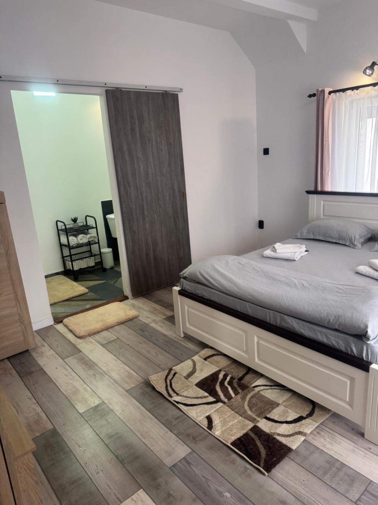 클루지나포카 Compact House 아파트 외부 사진